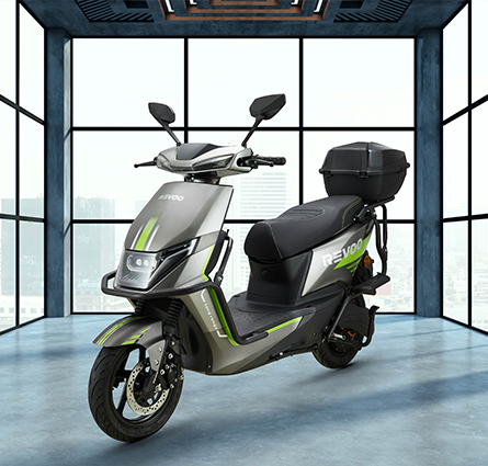 Big news for everyday riders Revoo has just launched the all-new C32 Pro Electric motorcycle in Pakistan!
