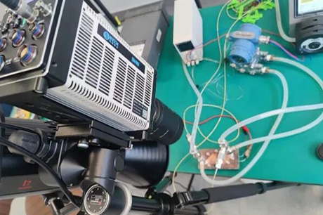 Observation of Microchannel Heat Dissipation Process